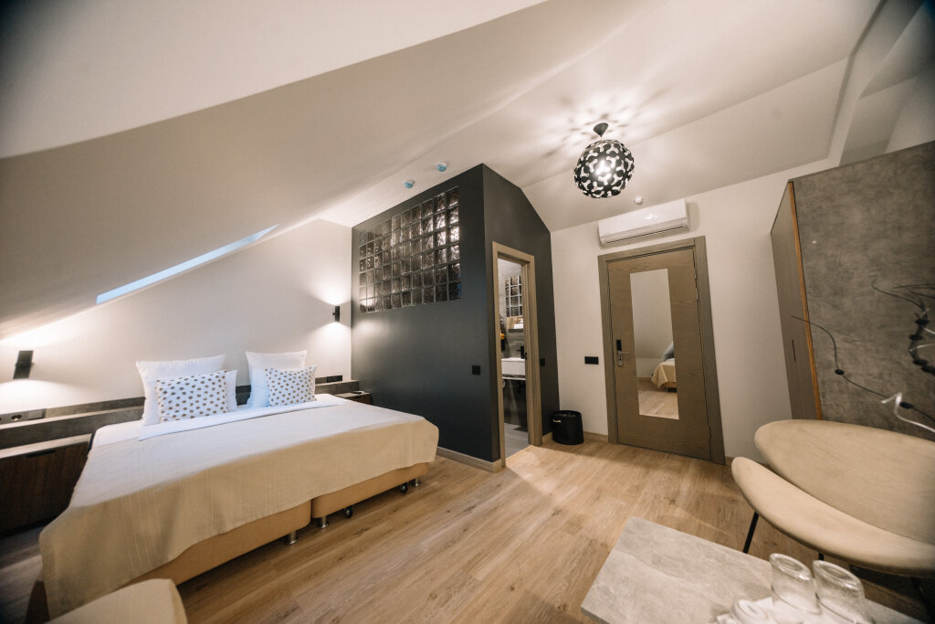 Dreier Junior-Suite Gnyozdyshko Mini-hotel