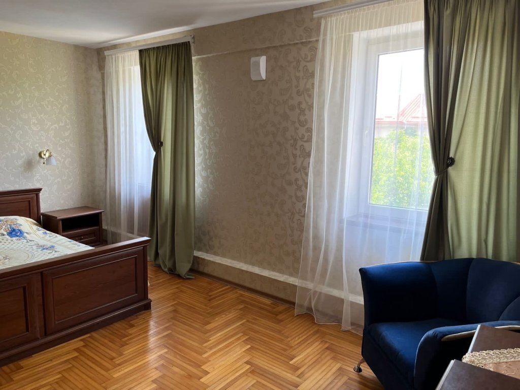 Habitación doble Estándar con balcón Krymskiy Dvorik Guest House