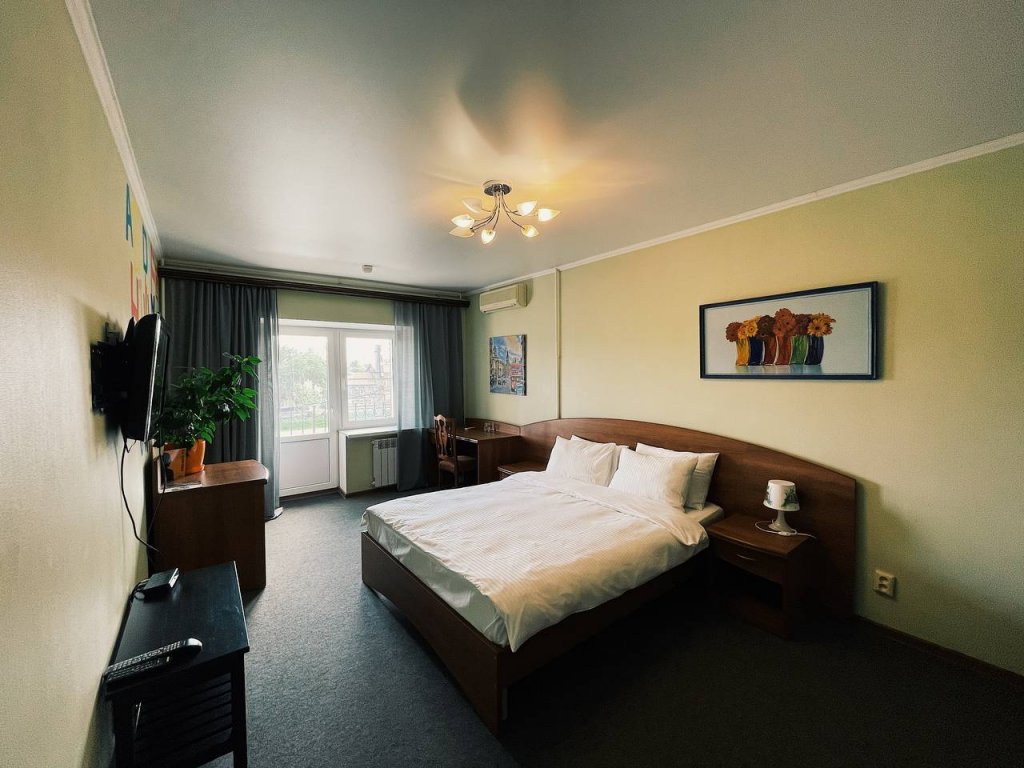Standard double chambre avec balcon Astra Inn
