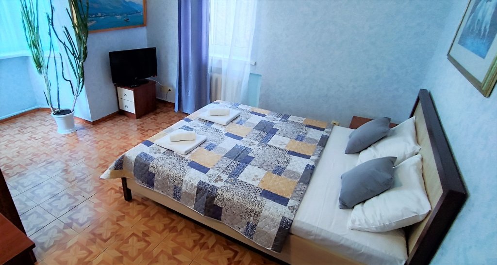 3 Bedrooms Standard room with view Natali Mini-Hotel