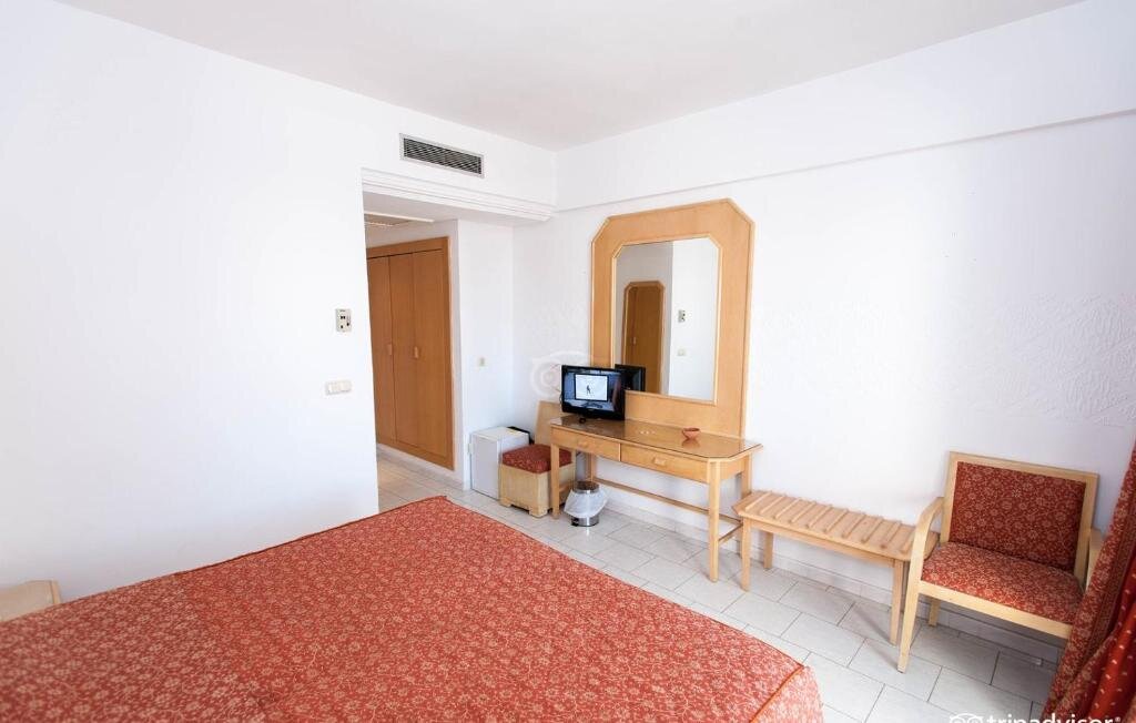 Standard Single room with balcony and with view Monastir Center