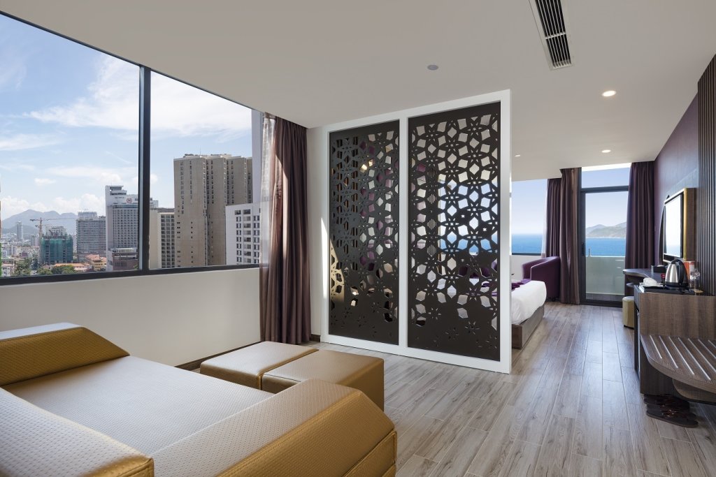 Deluxe Dreier Zimmer mit Meerblick V Hotel Nha Trang