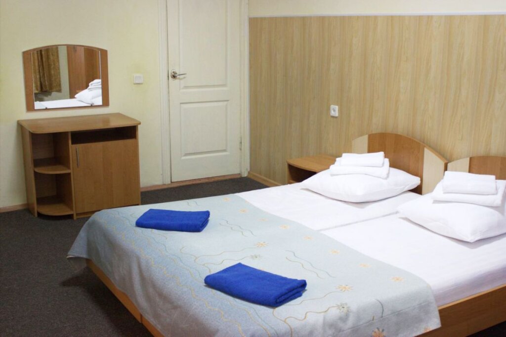 Economy Dreier Room in Building 2,3 2 Schlafzimmer Kurortny Hotel Atelika Karasan 2**