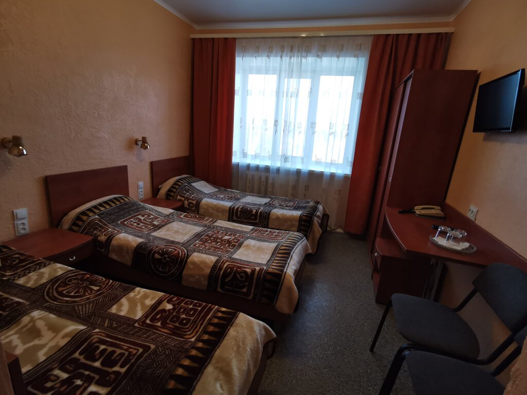 Standard Dreier Zimmer Meschera Hotel