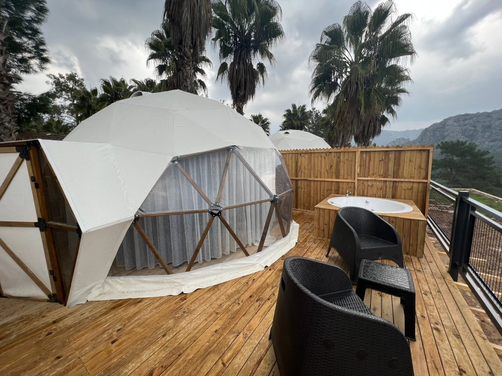 Suite mit Balkon The Hill Glamping Bungalow