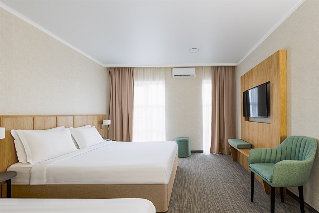 Dawn Superior Dreier Zimmer mit Balkon City Mira Family Resort & Spa Anapa Miracleon
