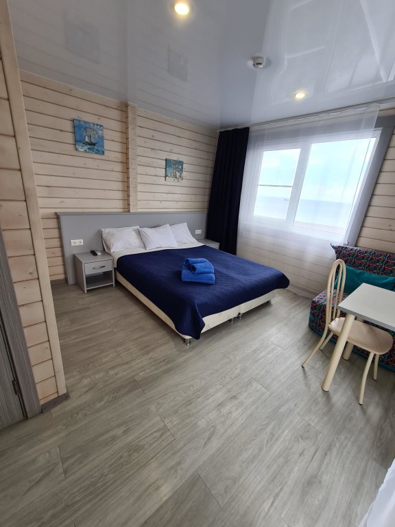Standard Dreier Zimmer mit Balkon Karavella Guest house