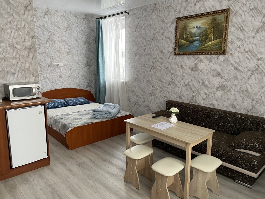 Economy Sechser Zimmer mit Balkon und mit Blick Dyuna-Tsentr Guest House