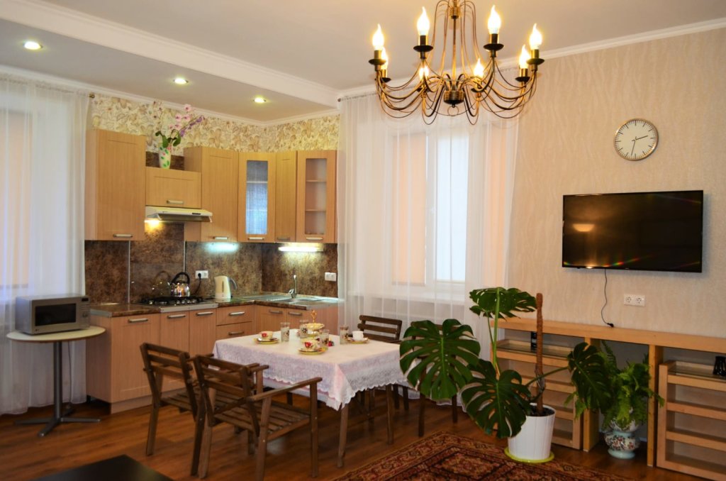 Deluxe Apartment Apart-Hotel na Malyshevskoi 109