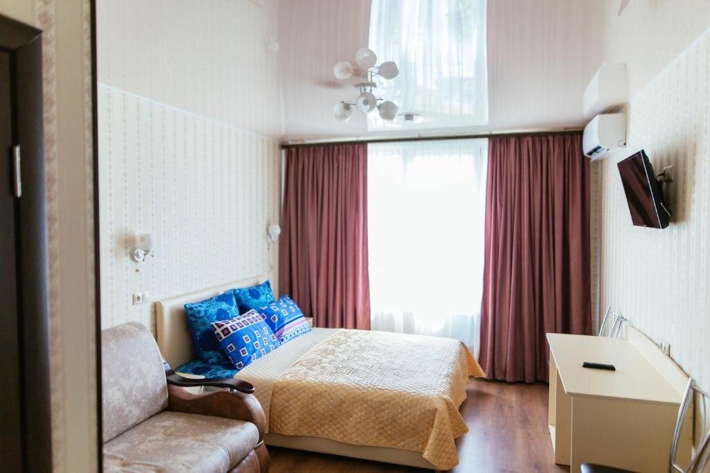 Famille suite Mini-Hotel Uyut on Belovezhskaya