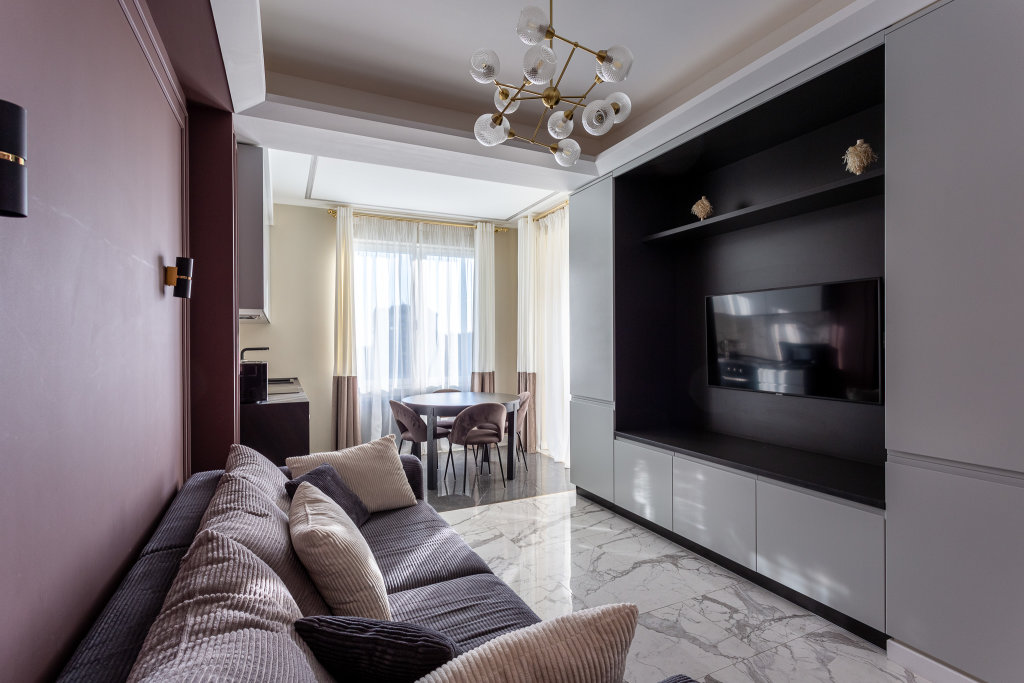 Apartamento triple 3 habitaciones con balcón Ul Tsyurupy 4b Sochi Flat
