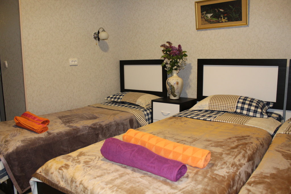 Standard Triple room with balcony Guest house poligloti