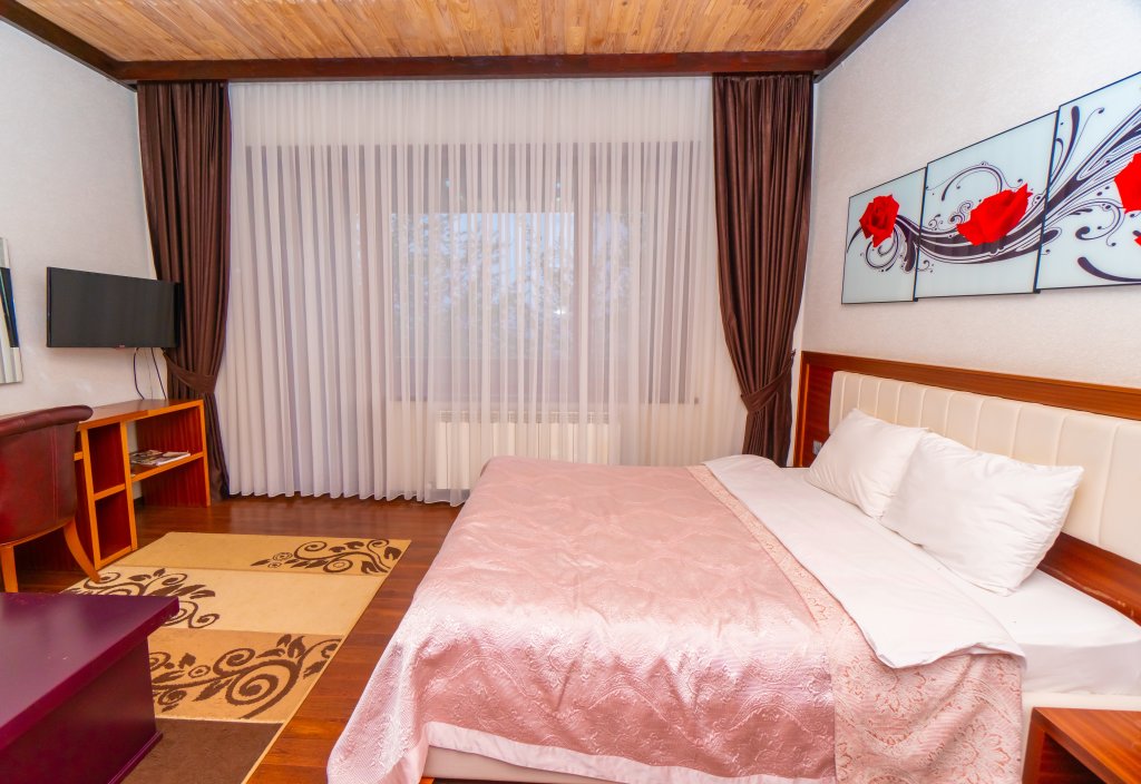 Двухместный коттедж с балконом и с красивым видом из окна Курортный отель  Ladera Resort Qusar