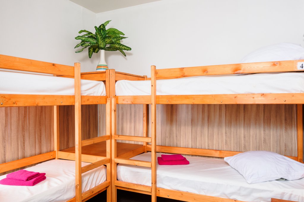Cama en dormitorio compartido Hotel Pyatiy Element