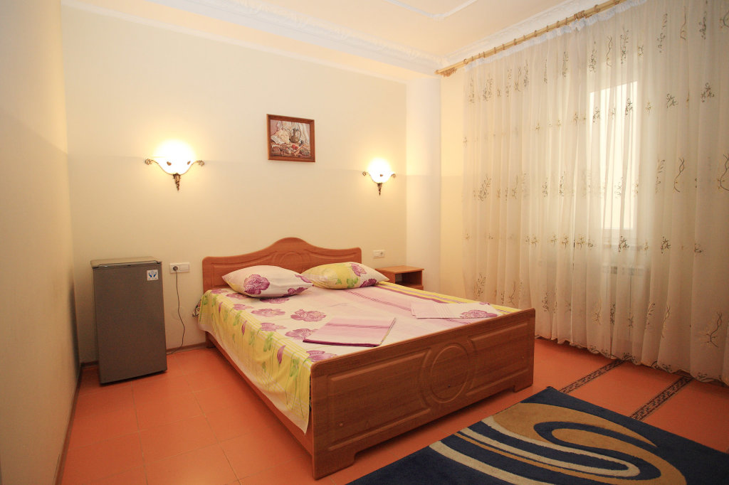 Standard Double room Yasin Guest House