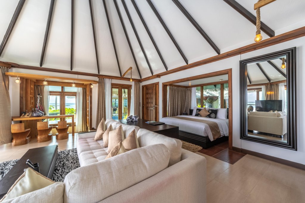 Люкс с пейзажным бассейном Royal с 3 спальнями Kihaa Maldives