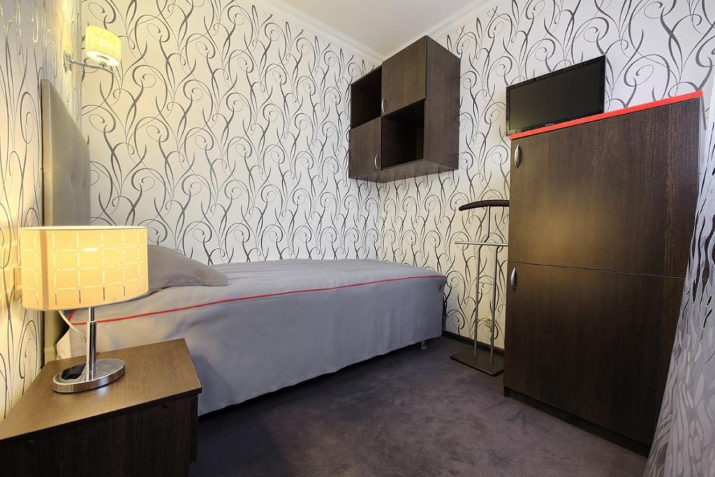 Standard Single room with city view Korona Hotel