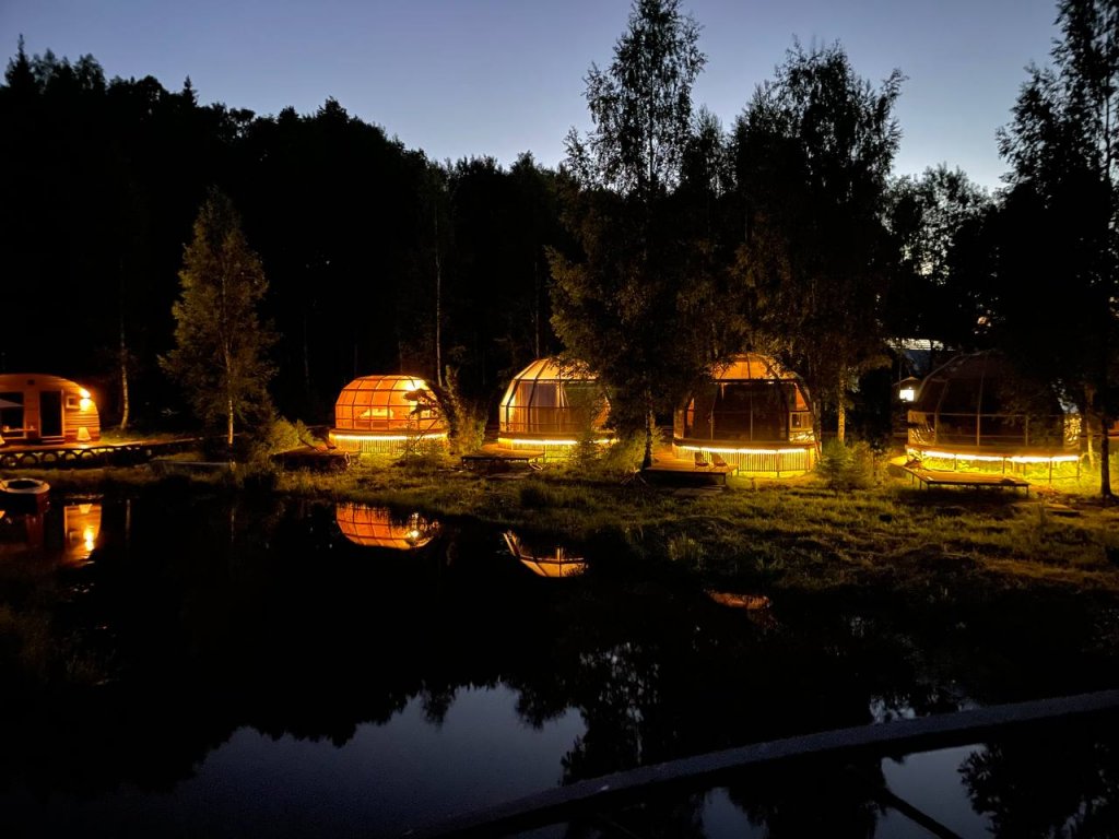 Отель Chetyre Sezona Glamping (8 отзывов) в Клин, Московская область.  Забронировать Chetyre Sezona Glamping, Moscow Region, Klin City District