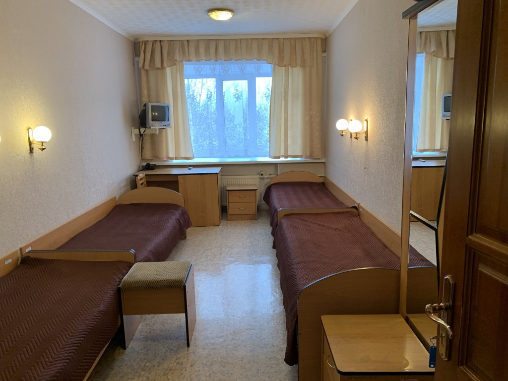 Кровать в общем номере (мужской номер) Отель Аэропорт