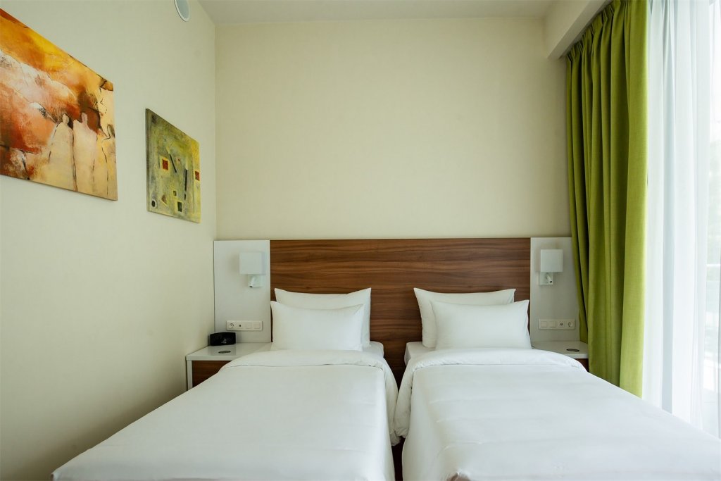 Standard Doppel Zimmer mit Balkon Kampus Sberuniversiteta Hotel