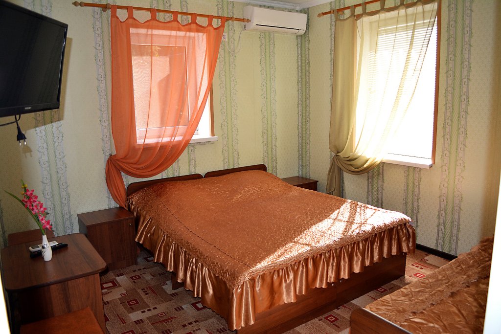 Standard Dreier Zimmer Na Novorossiyskoy 211 Guest House