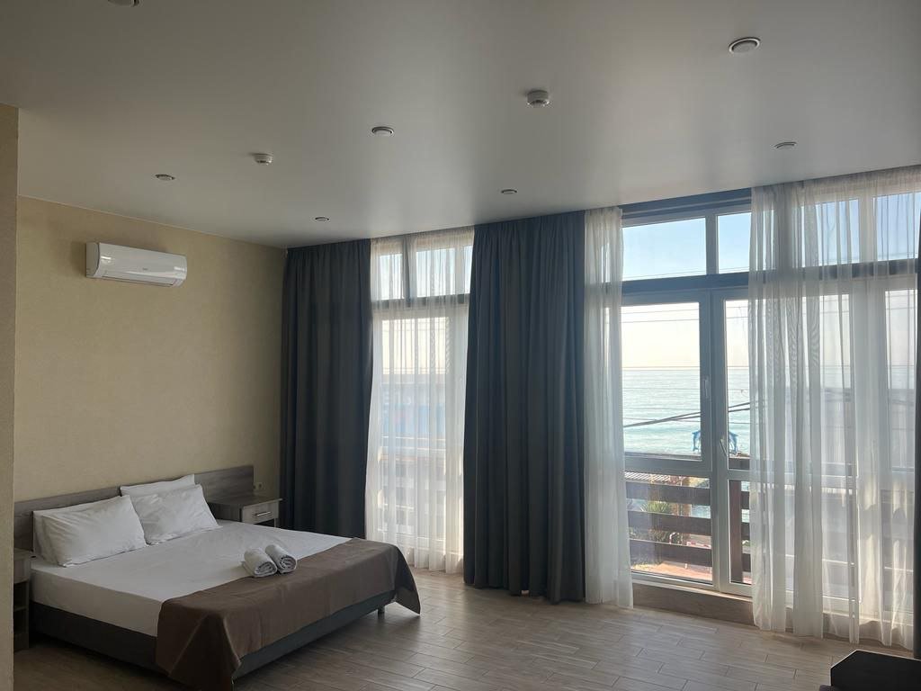 Студия с балконом и с красивым видом из окна Отель Море