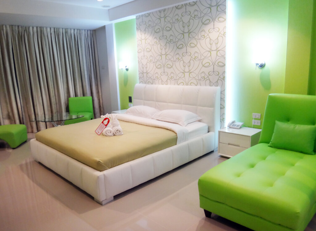 Premium Doppel Zimmer mit Balkon Access Inn Pattaya