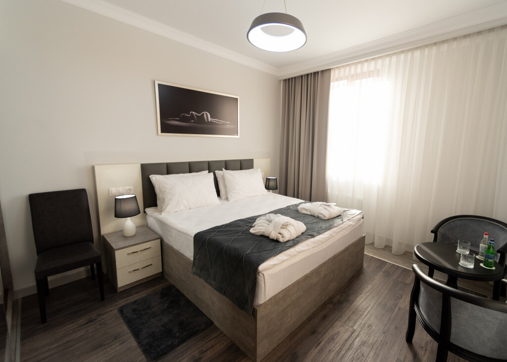 Двухместный номер Улучшенный Отель Downtown Suites Hotel Yerevan