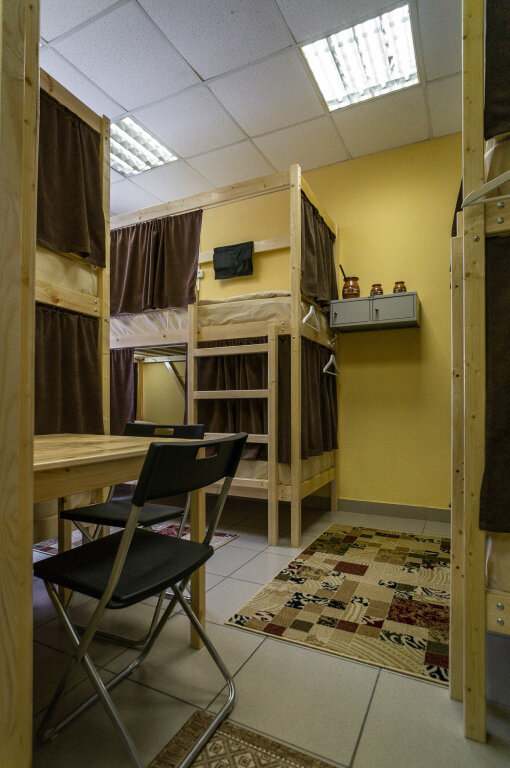Cama en dormitorio compartido (dormitorio compartido masculino) Med Hostel