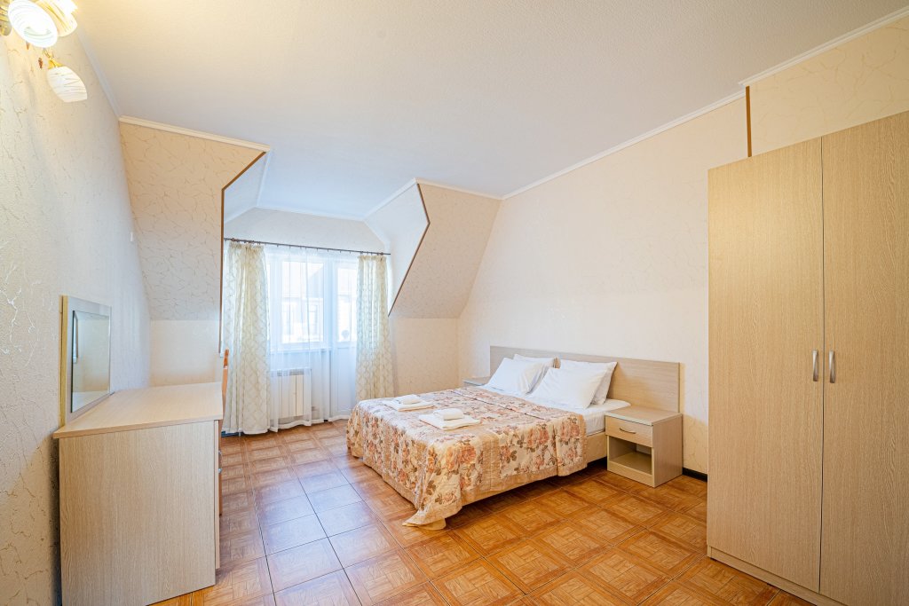 Standard famille chambre 2 chambres avec balcon Vozrozhdenie Hotel