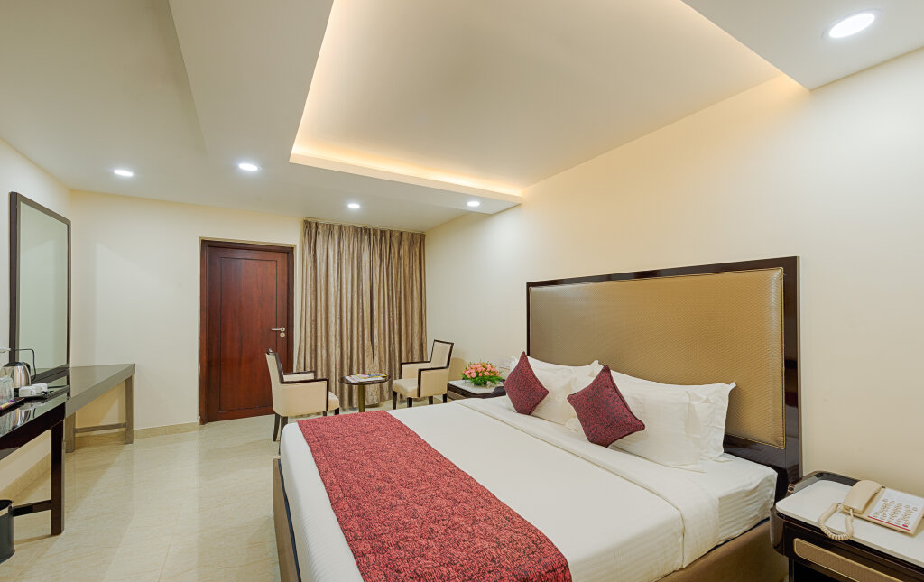 Deluxe Double room with balcony Lance International Hotel