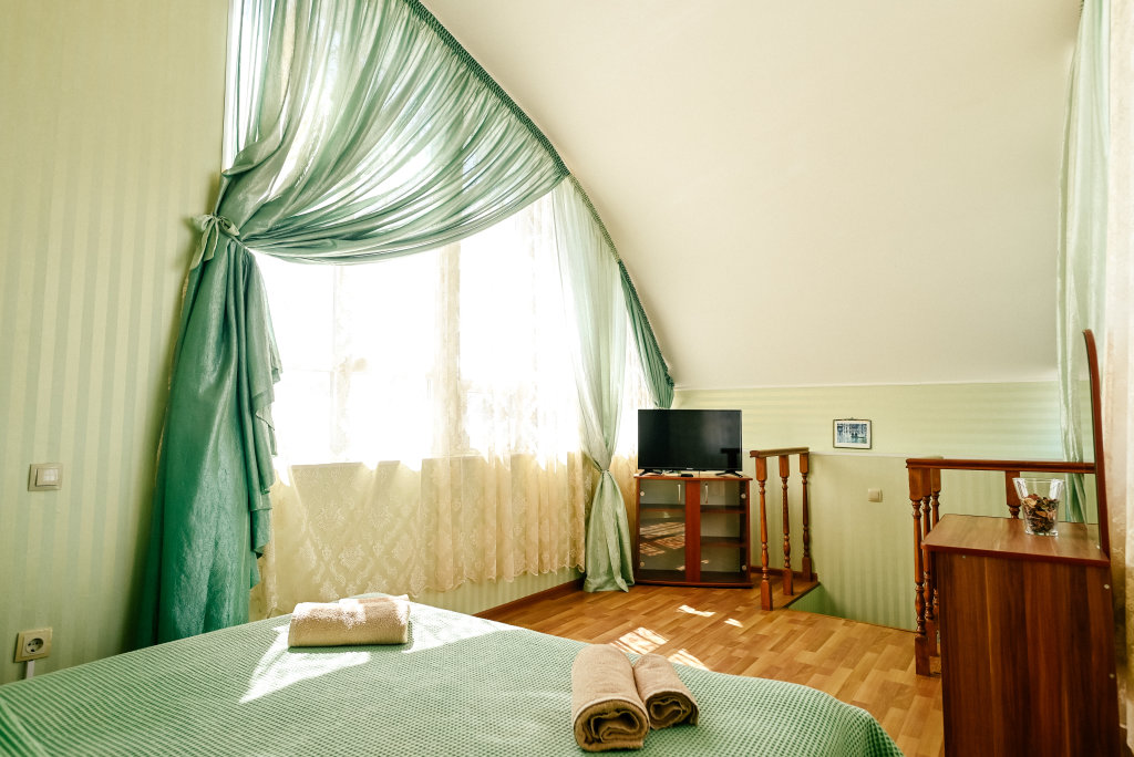 Confort double chambre duplex avec balcon Liliya Guest House