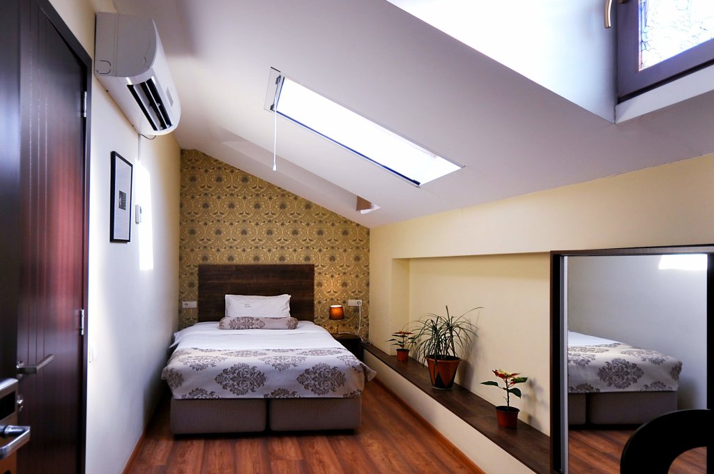 Standard Single room Tekla Palace By Urban Hotels