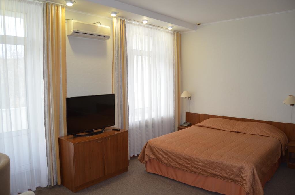 Двухместный номер Comfort c 1 комнатой с балконом Отель Николаевский