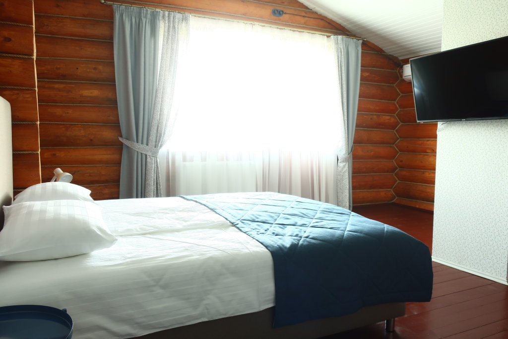 Deluxe Double room with balcony and with view Dacha