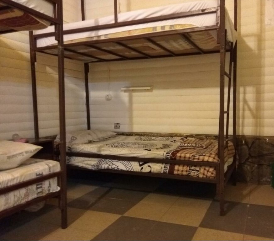 Кровать в общем номере (мужской номер) B&B- Отель Акапулько