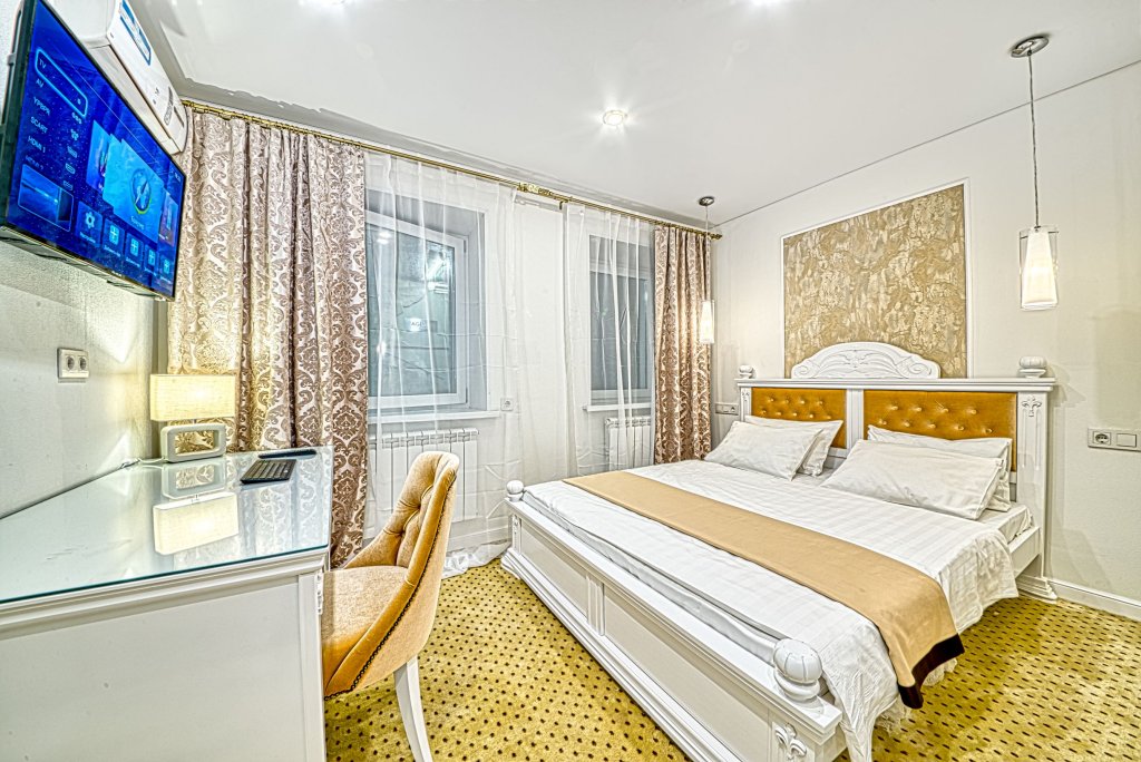 Superior Double room Revival Hotel