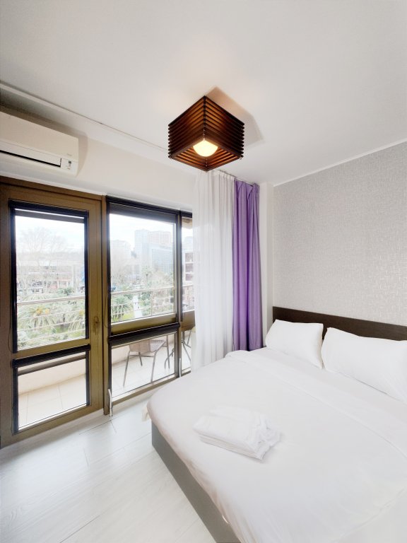 Supérieure appartement avec balcon et Vue sur la ville M Apartments Versal Apart-hotel