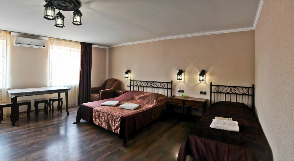 Deluxe Vierer Zimmer F-Hotel Guest House
