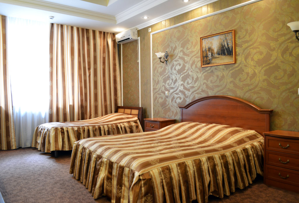 Standard Triple room with view Dunai Mini Hotel