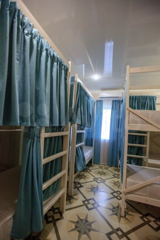 Cama en dormitorio compartido (dormitorio compartido masculino) Hostel Nochlegka
