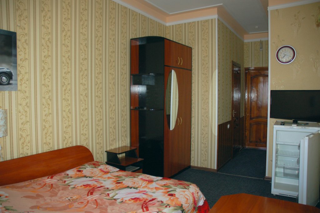 Standard double chambre avec balcon et Vue sur la ville Hotel Kivi