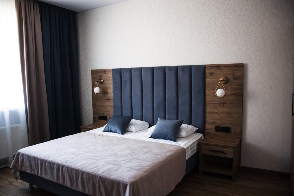 Suite 2 Schlafzimmer mit Balkon und mit Bergblick Aiza Apart-hotel