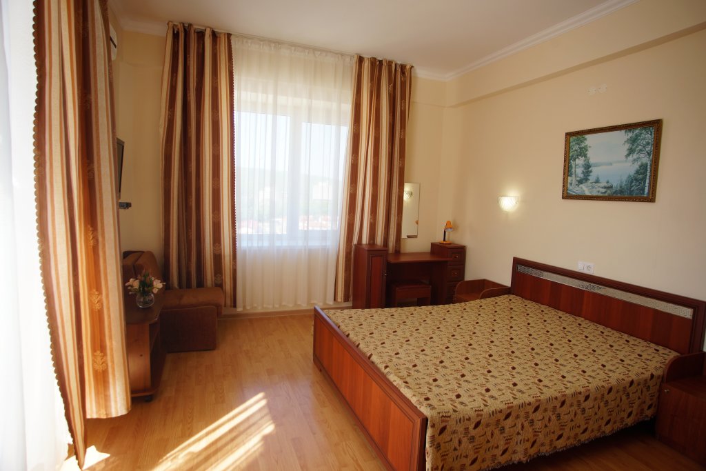 Superior Double room with balcony and with view Utyos chastnoye domovladenie Guest House