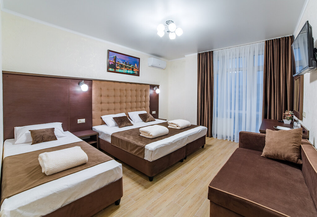 Suite 2 Schlafzimmer mit Balkon Leonsia Family Hotel