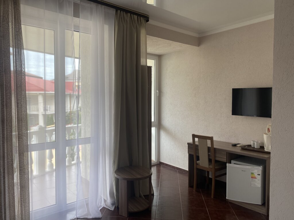 Standard double chambre avec balcon Riza Mini-Hotel