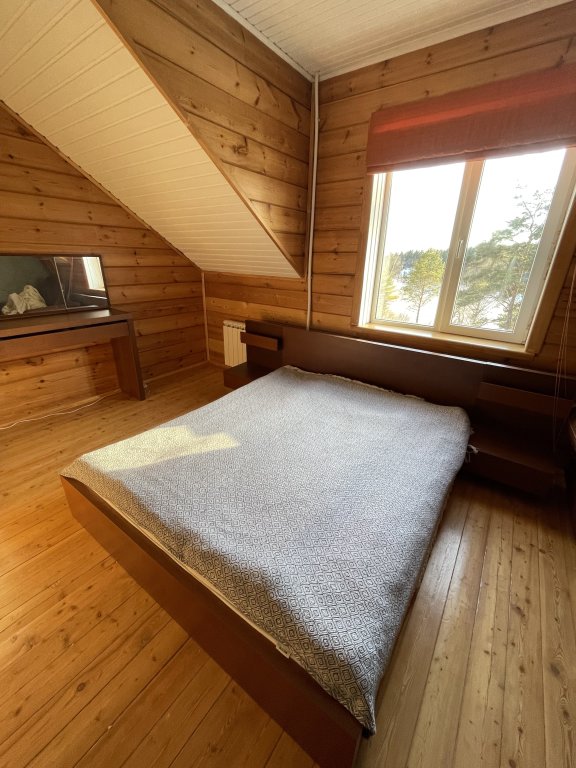 Коттедж с 4 комнатами с балконом и с красивым видом из окна Частный дом Карельский фьорд