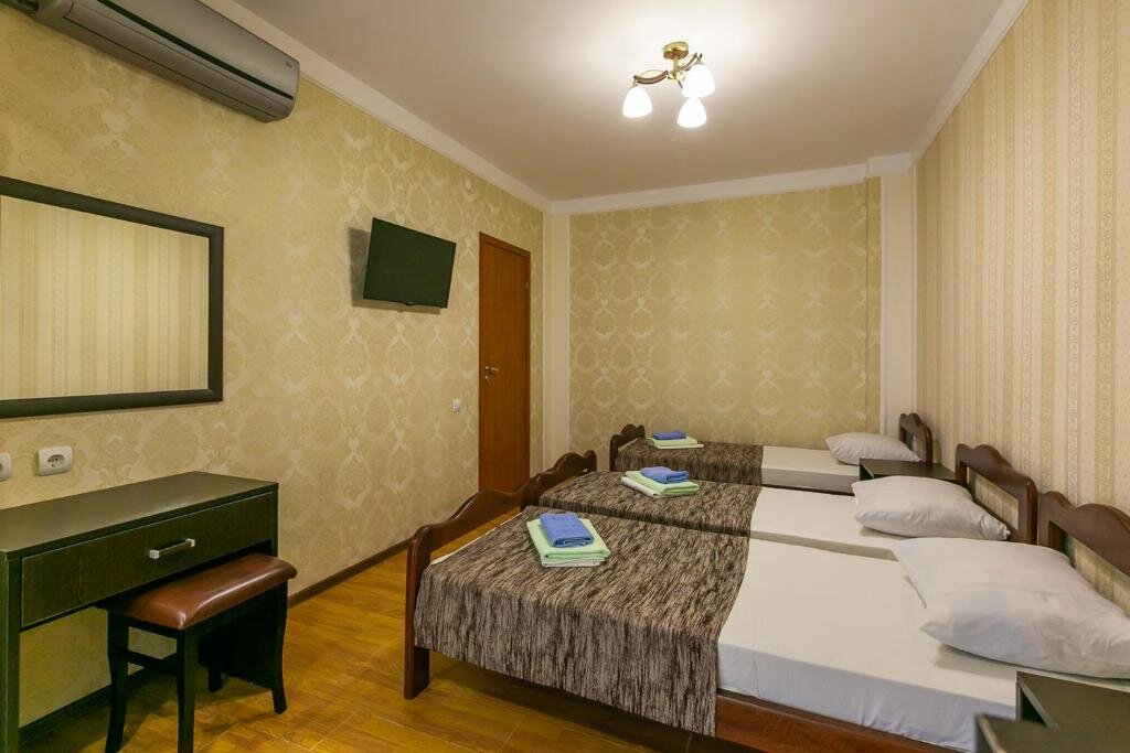 Standard Vierer Zimmer Mariya Hotel