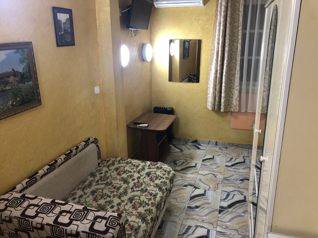 Economy Zimmer Elling 8 na Azovskoy v Loo Mini-Hotel