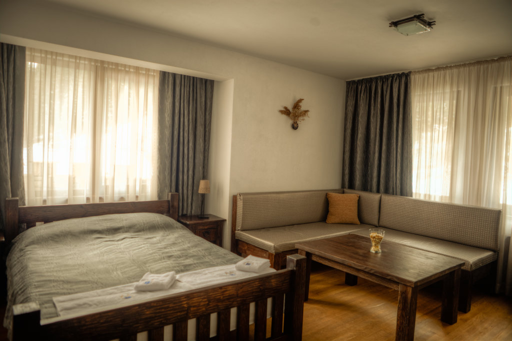 Deluxe room with balcony and with view Horlog Castle Guest House